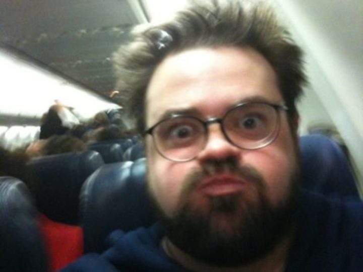 Kevin Smith é expulso de avião por ser gordo