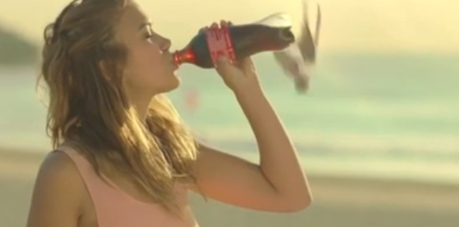 Um comercial da Coca-Cola feito pelo… Greenpeace?!